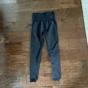 Gymshark black leggings size small 🏷️